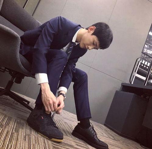 爱鞋男星女友最新爆料,揭秘明星背后的真实生活  第1张